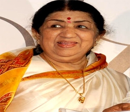 Lata concerned about Bal Thackeray's health; postpones event